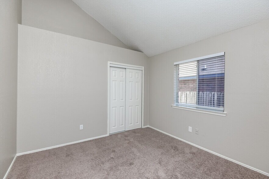 Building Photo - 5704 Stone Meadow Ln