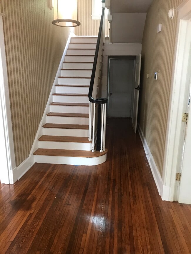 Building Photo - 940 Green St