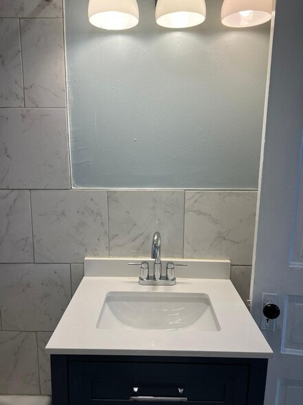 Bathroom - 703 French St