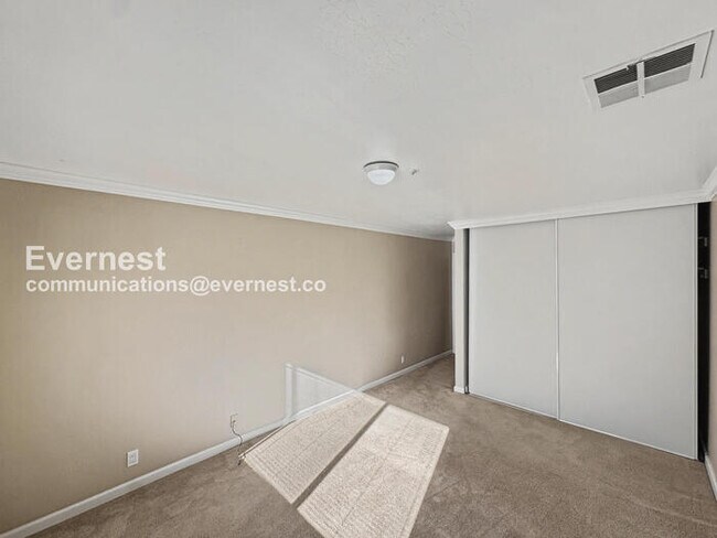 Building Photo - 3173 Wayside Plaza