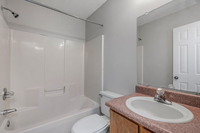 Building Photo - Charming 3BR/2BA with Fenced Yard & Commun...