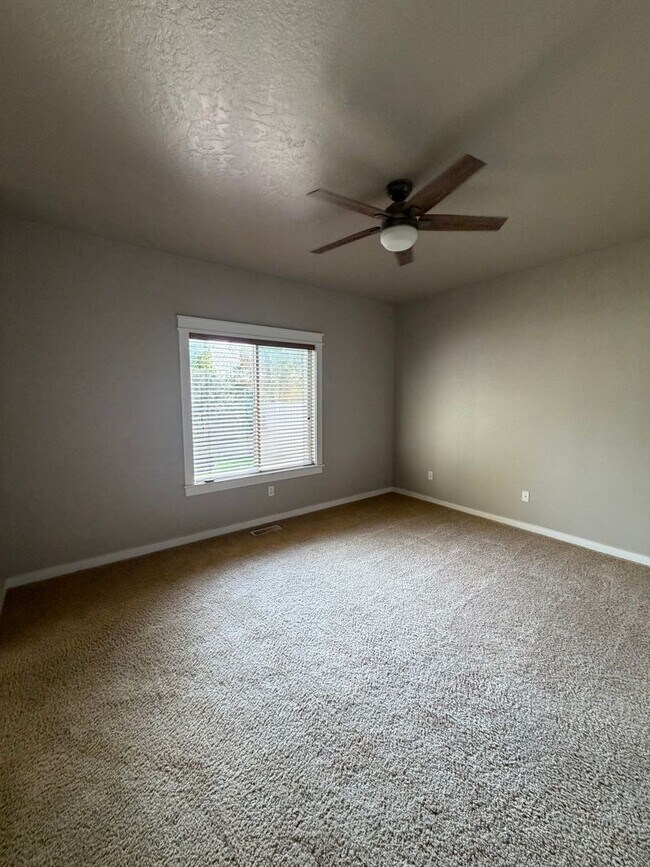 Building Photo - Jayden Village Sub: 4 Bedroom 2 Bath with Community Pool Ten Mile and Ustick