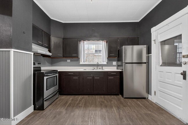 Building Photo - 415 Broadway