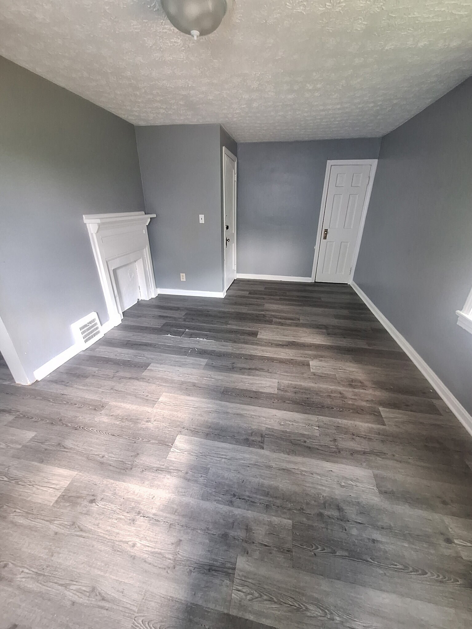 Building Photo - 12417 Watterson Ave