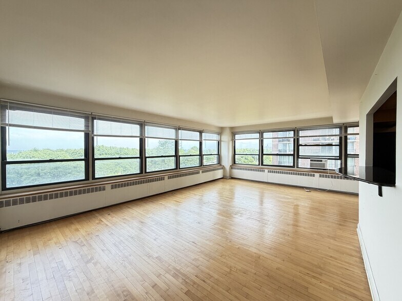 Building Photo - 4180 N Marine Dr