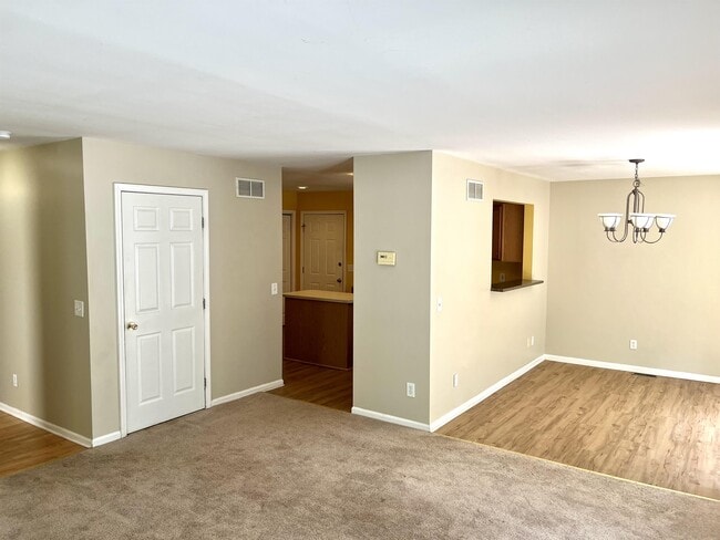 Building Photo - 911 Old Hickory Ln