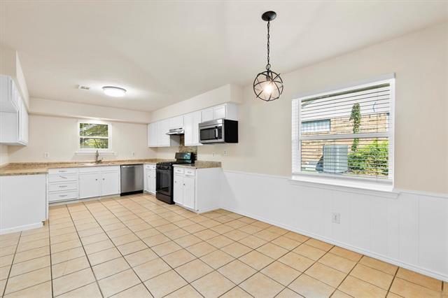 Building Photo - 314 N Wood Dr
