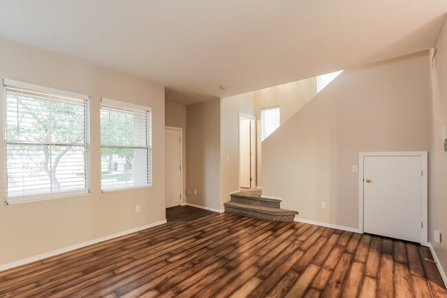 Building Photo - 7005 S 40th Ln