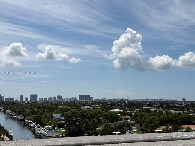 Building Photo - 13499 Biscayne Blvd