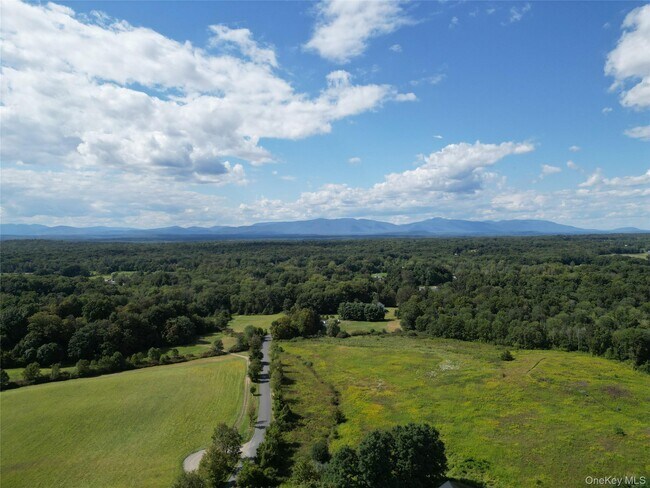 Building Photo - 108 Wey Rd