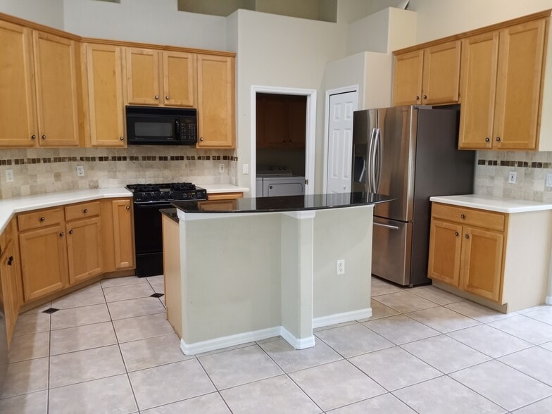 Building Photo - 6506 Waters Edge Way