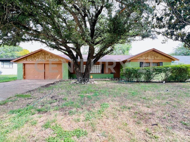 Building Photo - Beautifully Refreshed 3/2/2 in Fort Worth ...