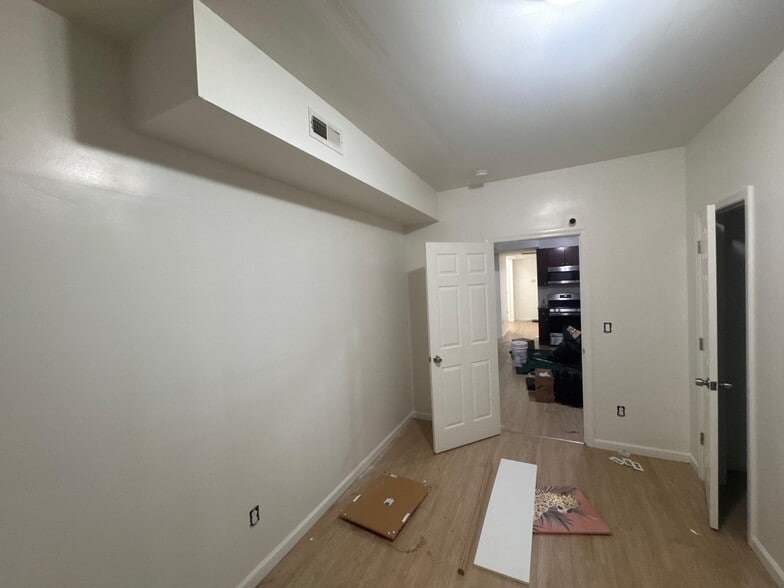 Building Photo - 60 S 12th St