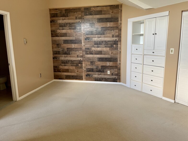 Bedroom 1 - 181 Loomis Dr