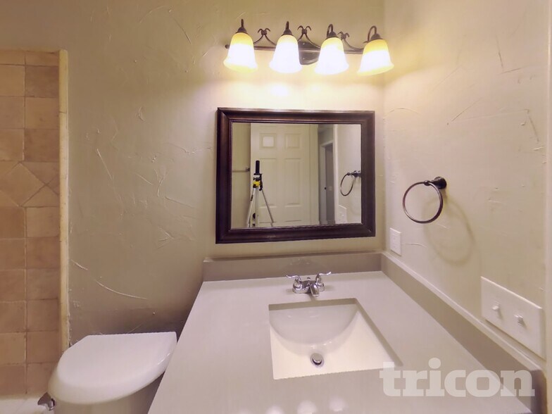 Building Photo - 5522 Silver Maple Dr