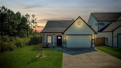 Building Photo - 450 Rd 5512