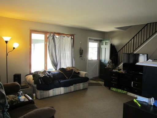 Building Photo - Updated 4Bed/2 Bath Home