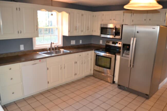 Building Photo - 10 Madden Rd