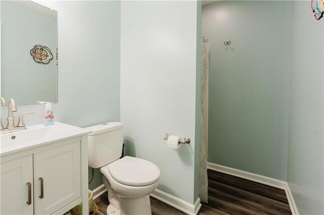 Building Photo - 446 Anna Marie Dr