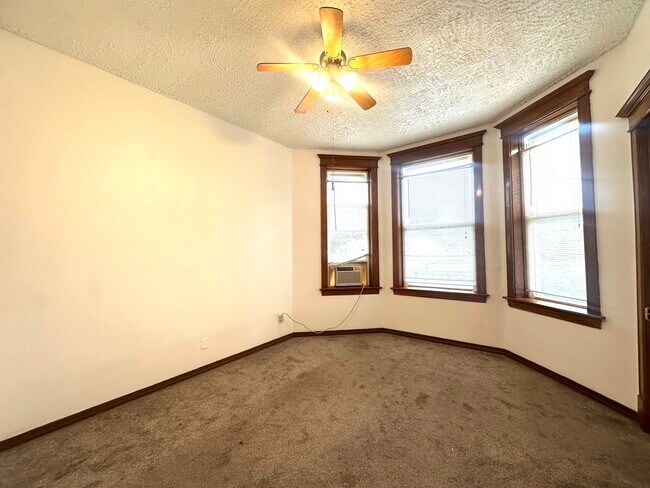 Building Photo - 4543 N Keystone Ave