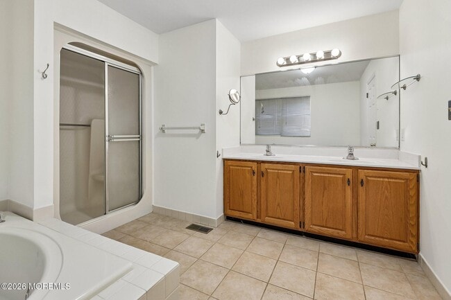Building Photo - 157 Northampton Dr