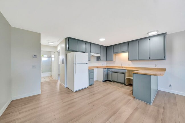 Building Photo - 6003 Craner Ave