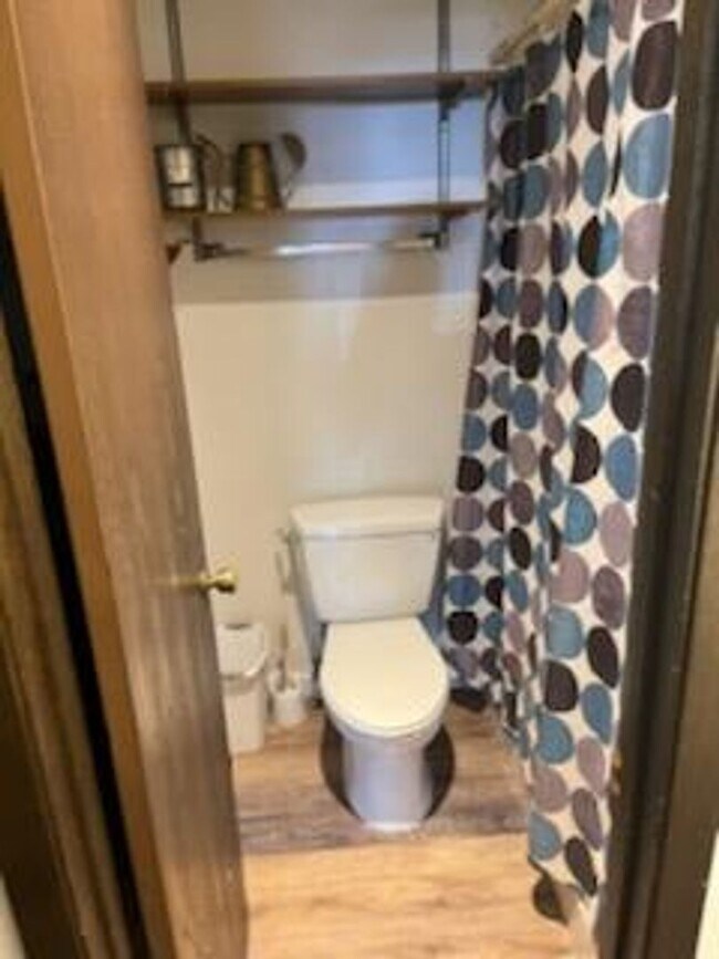 Building Photo - Redpine One Bedroom Condo