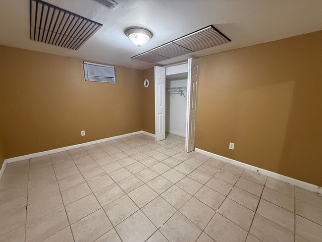 Building Photo - 3801 Oglethorpe St