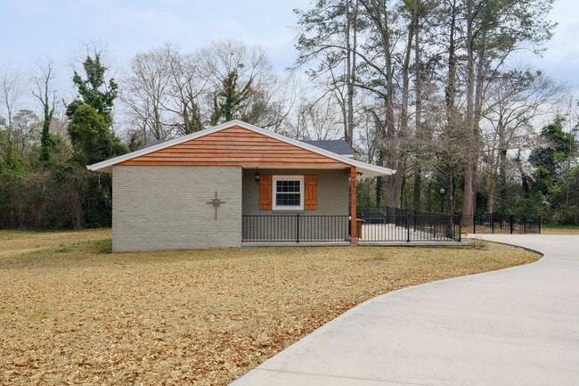 Building Photo - 54 Whitehead Dr