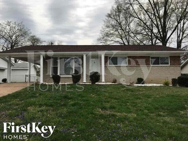 Building Photo - 746 Peal Dr