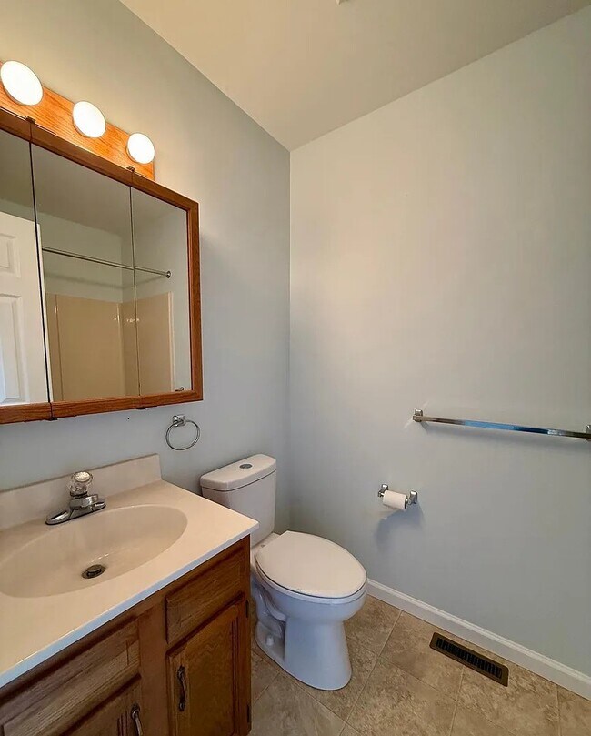 Building Photo - 2814 Kingston Dr