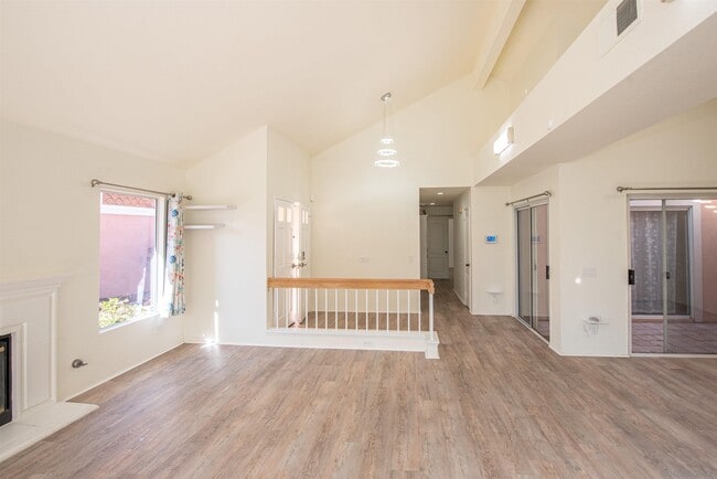 Building Photo - 11323 Caminito Corriente