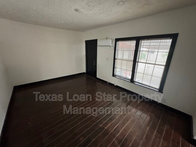 Building Photo - 1504 Luzon St