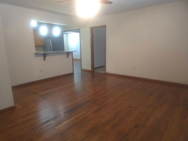 Building Photo - 4701 N Peniel Ave