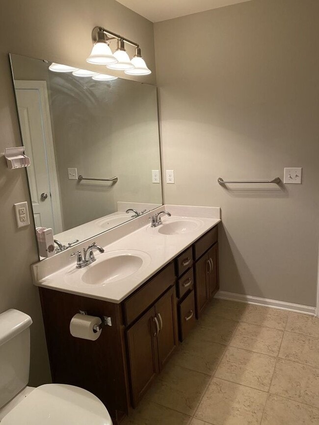 Building Photo - Great 2 Story 3 Bedroom Townhome in Stone ...