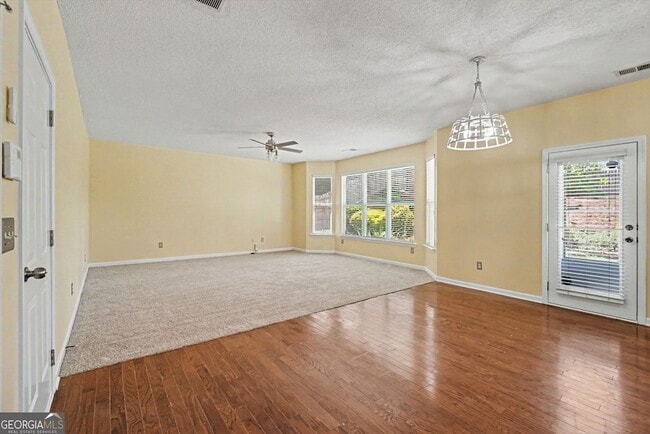 Building Photo - 348 Darbys Run Ct