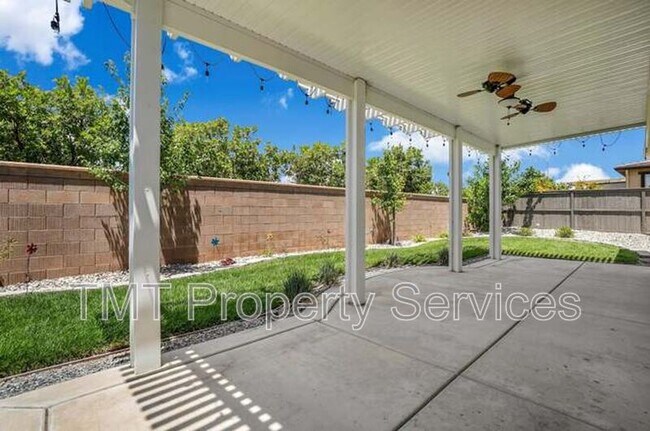 Building Photo - 1141 Vista Verde Dr