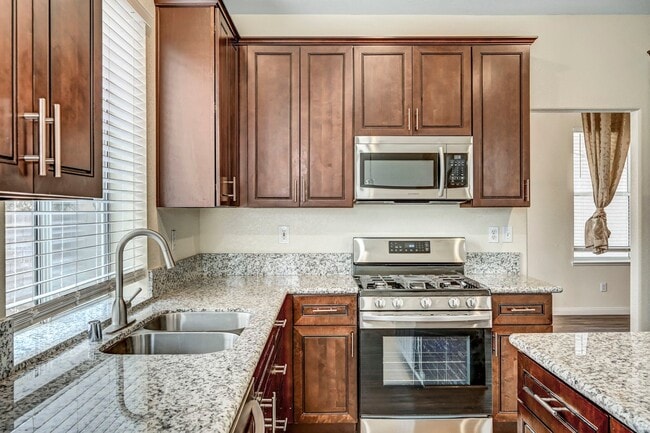 Building Photo - Beautiful Summerlin Hills Two Story 4 Bedr...