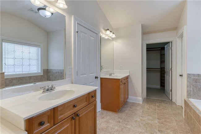 Building Photo - 4822 Abberley Ln