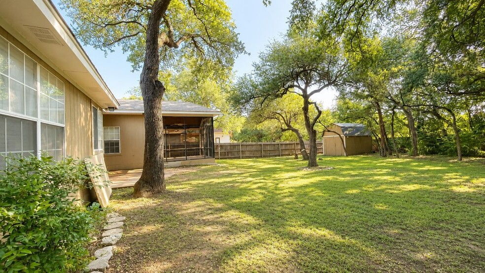 Building Photo - 306 N Mt Rushmore Dr