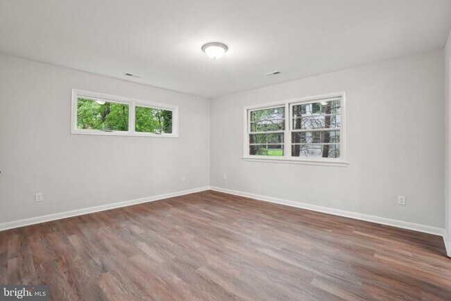 Building Photo - 1440 Woodacre Dr