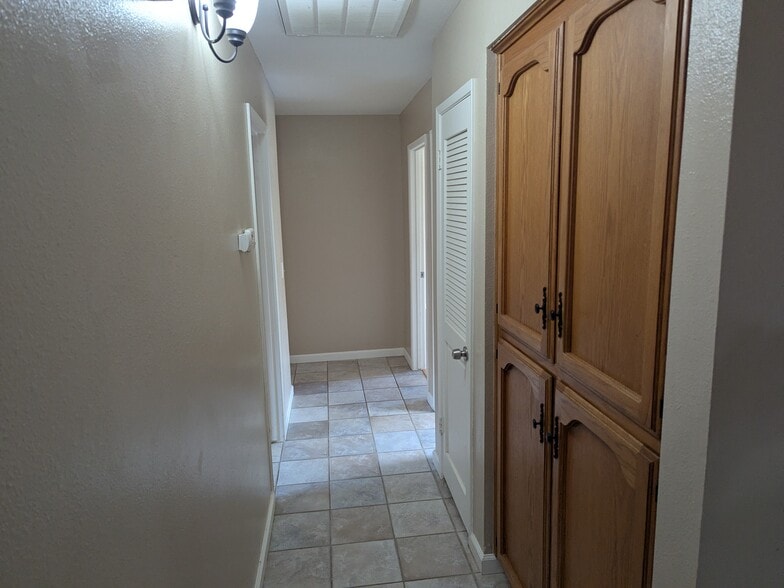 Building Photo - 3513 El Hogar Ct