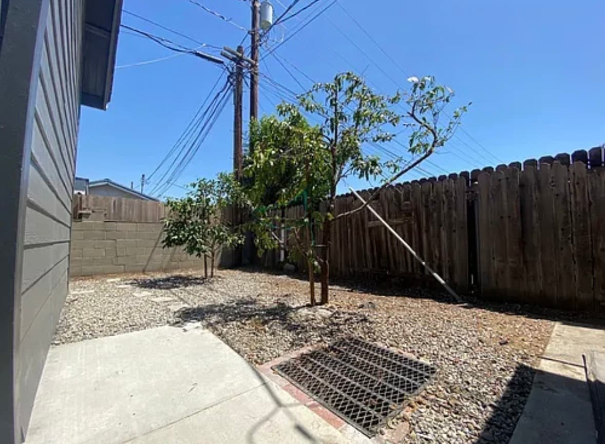 Building Photo - 1714 N Lincoln St