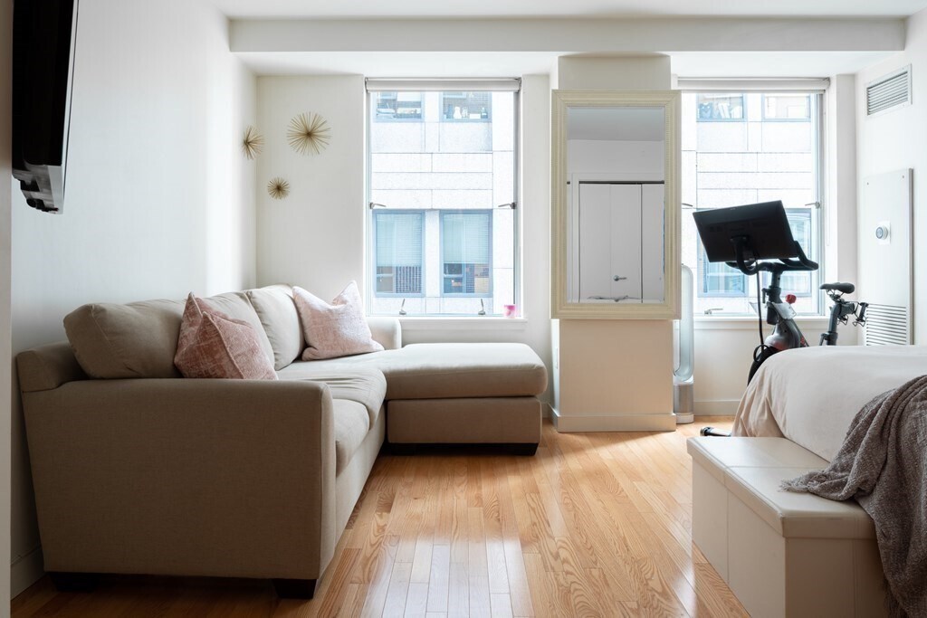 Building Photo - 80 Broad St