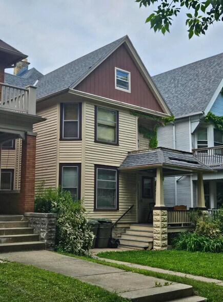 Primary Photo - 2577 N Frederick Ave
