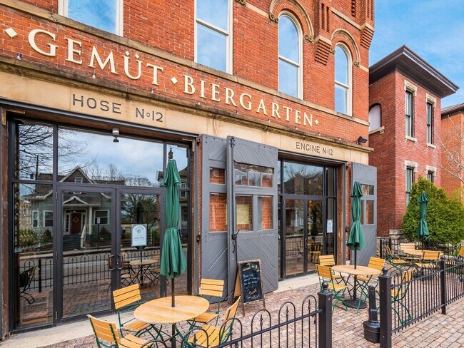 Building Photo - 848 Oak St