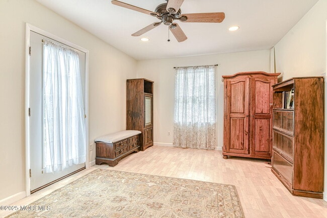 Building Photo - 24 Peach Tree Rd