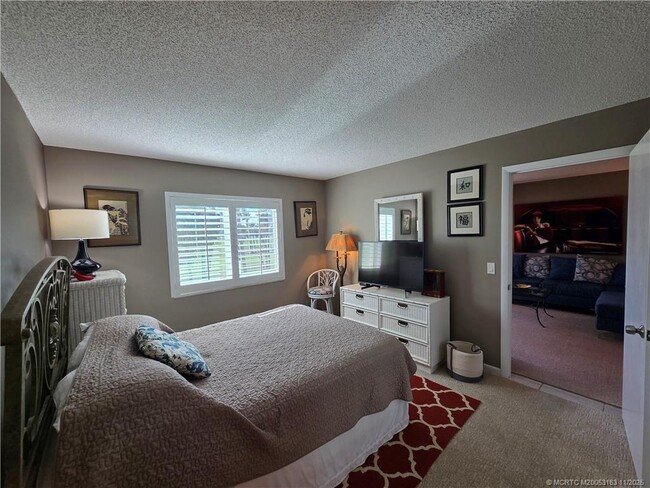 Building Photo - 5564 NE Gulfstream Way