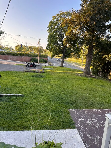 Primary Photo - 676 Hampden St