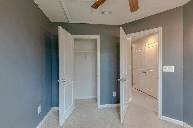 Building Photo - 2935 Winterberry Dr